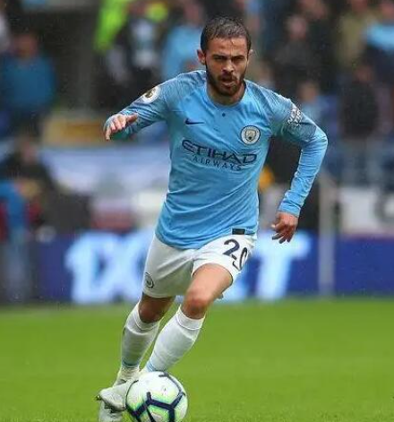 加拉塔萨雷觊觎曼城中场B席，欲效仿签<a href='/news/tag/1031369/p/1.html' style='color: blue;'>萨内</a>策略引援